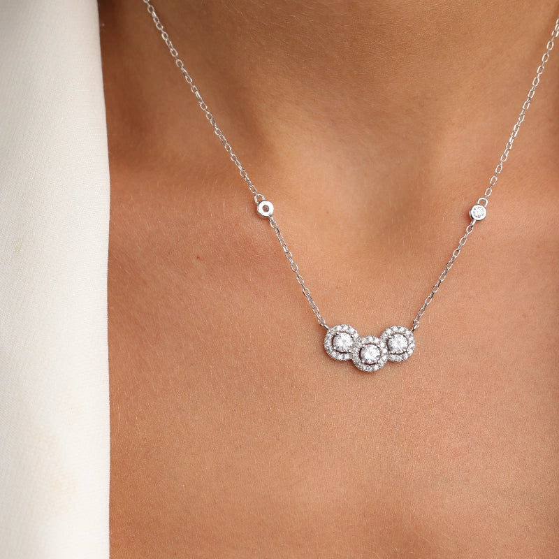 שרשרת כסף 925 עם שלושה תליוני סוליטר משובצים אבני זירקון