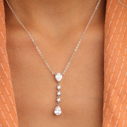 שרשרת כסף תליון טיפה חלול משובץ