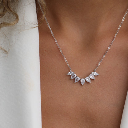 שרשרת טיפות חצי עיגול