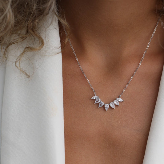 שרשרת טיפות חצי עיגול