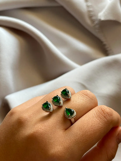 טבעת כסף יוקרתית עם אבני זרקון