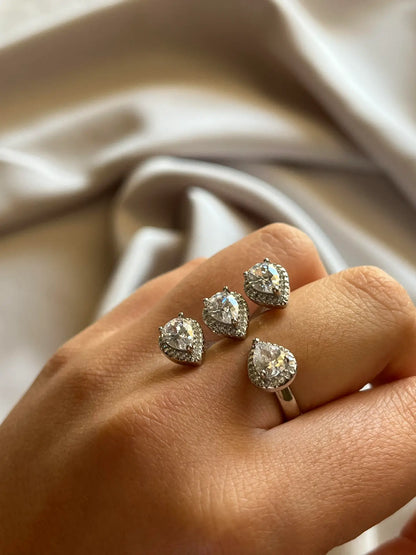 טבעת כסף יוקרתית עם אבני זרקון