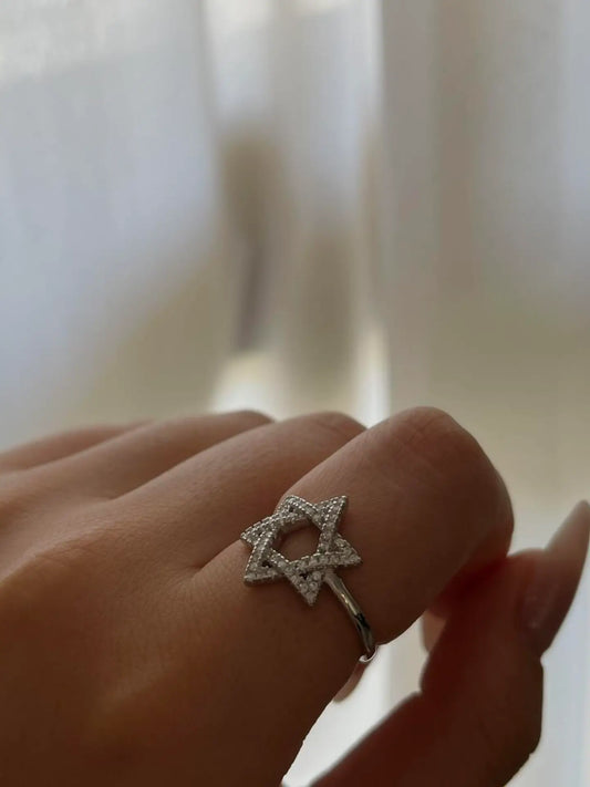 טבעת מגן דוד מכסף עם אבני זרקון