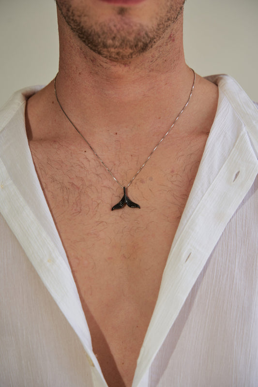 תליון סנפיר משובץ